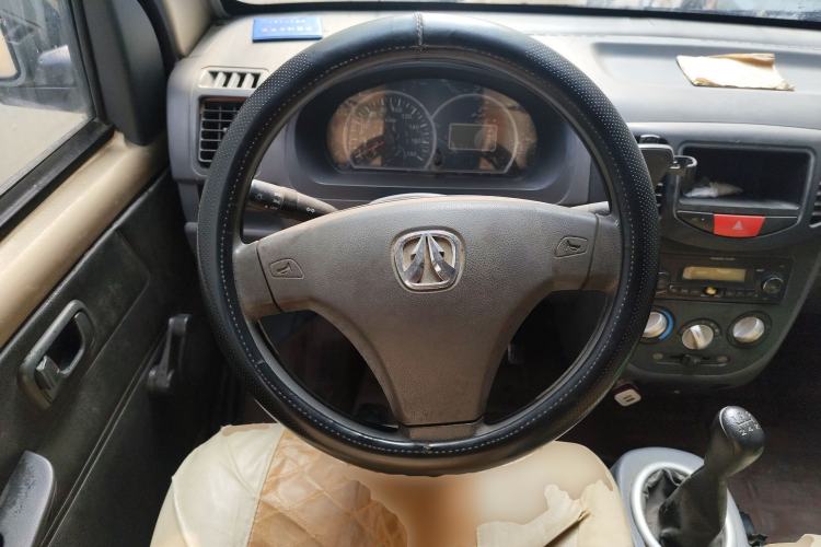 Used BAIC Weiwang 306 2011 1.3L base model 7 seats Steering Wheel