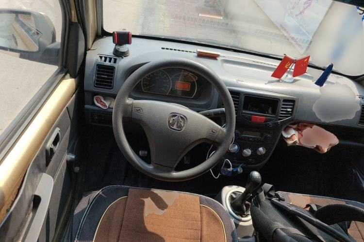 Used BAIC Weiwang 306 2011 1.3L base model 7 seats Steering Wheel