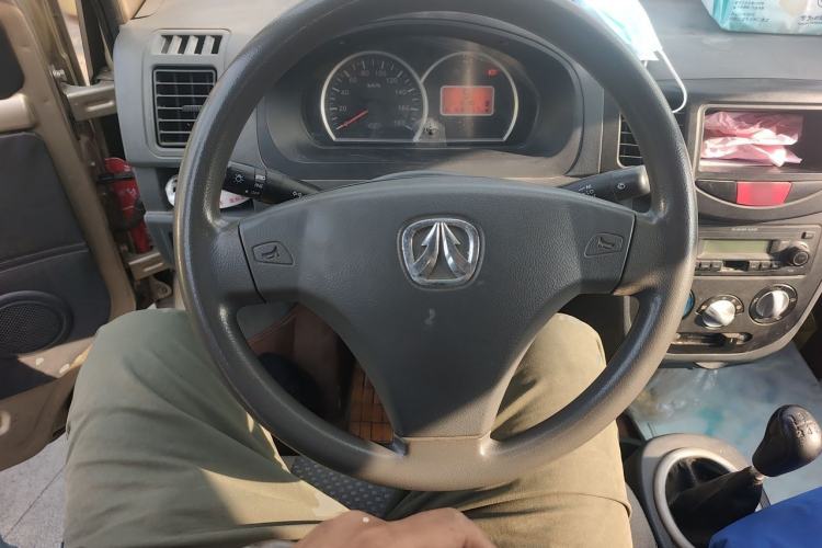 Used BAIC Weiwang 306 2011 1.3L base model 7 seats Steering Wheel