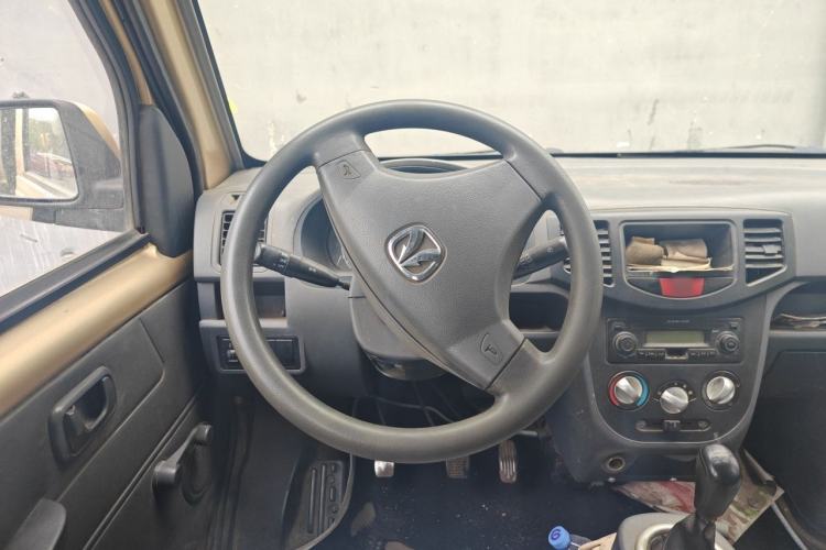 Used BAIC Weiwang 306 2011 1.3L base model 7 seats Steering Wheel