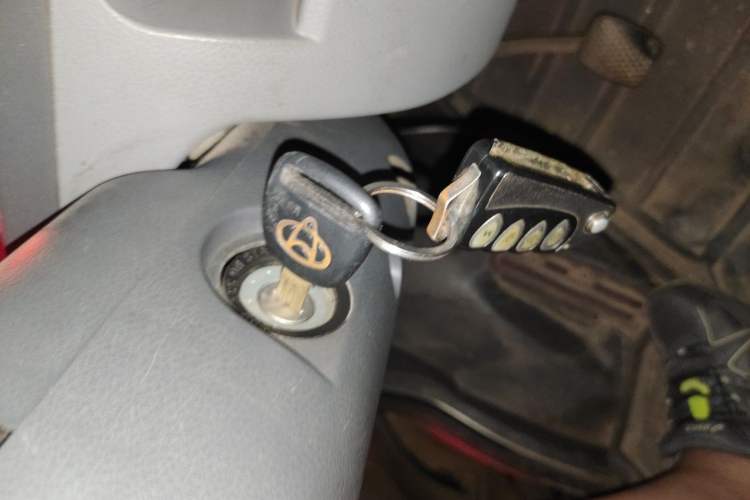 Used BAIC Weiwang 306 2011 1.3L Comfort version 7 seats Vehicle Key