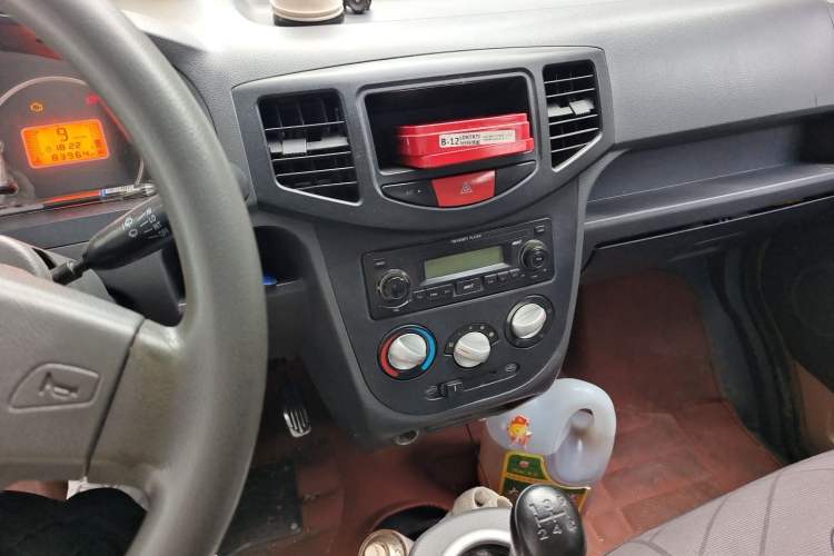 Used BAIC Weiwang 306 2013 1.2L Value Edition Basic CNG 7-seater A12 China IV Audio And AC Panel