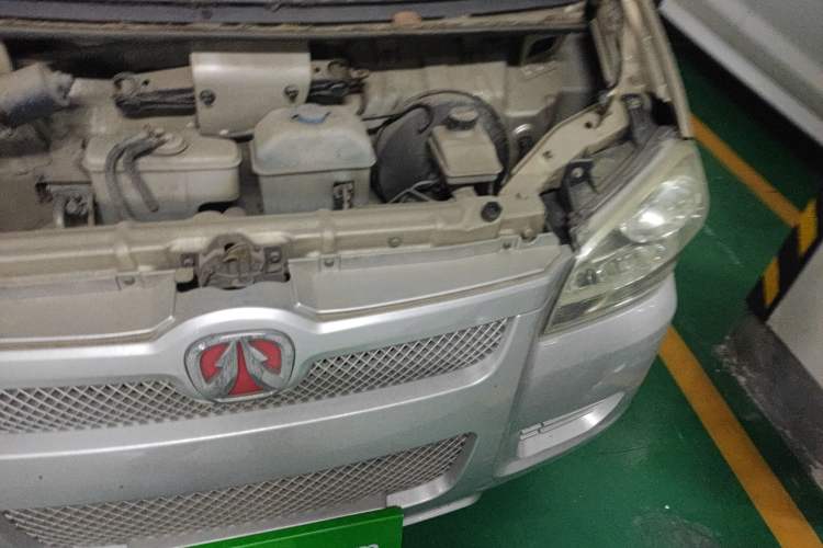 Used BAIC Weiwang 306 2013 1.2L Value Edition Basic 7-Seater A12 China IV Standard Engine Bay Left