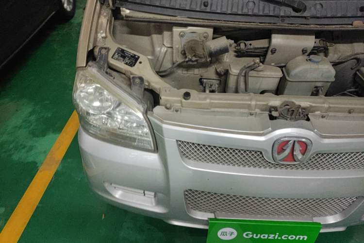 Used BAIC Weiwang 306 2013 1.2L Value Edition Basic 7-Seater A12 China IV Standard Engine Bay Right