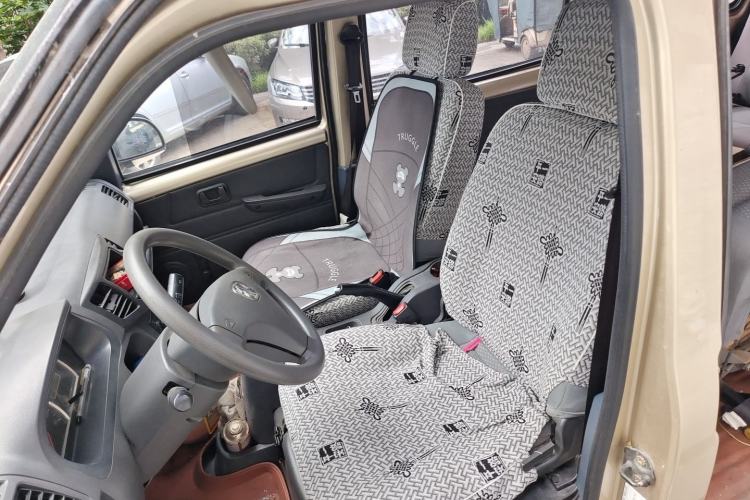 Used BAIC Weiwang 306 2013 1.2L Value Edition Basic CNG 7-seater A12 China IV Left Front Seat