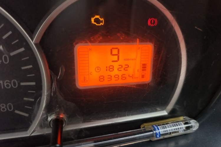 Used BAIC Weiwang 306 2013 1.2L Value Edition Basic CNG 7-seater A12 China IV Odometer Close Up