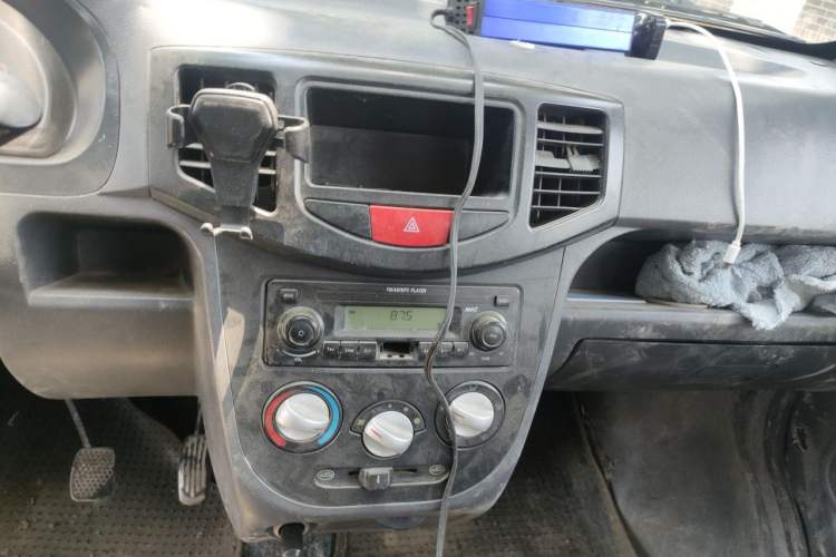Used BAIC Weiwang 306 2013 1.2L Value Edition Basic 7-Seater A12 China IV Standard Audio And AC Panel