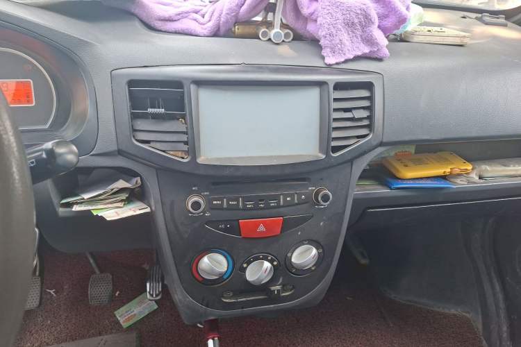 Used BAIC Weiwang 306 2013 1.2L Value Edition Basic 7-Seater A12 China IV Standard Audio And AC Panel