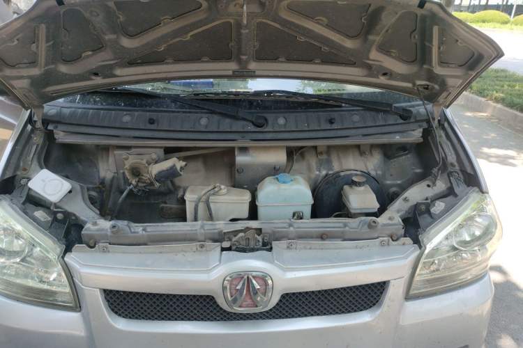 Used BAIC Weiwang 306 2013 1.2L Value Edition Basic 7-Seater A12 China IV Standard Engine Bay