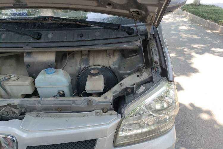 Used BAIC Weiwang 306 2013 1.2L Value Edition Basic 7-Seater A12 China IV Standard Engine Bay Left