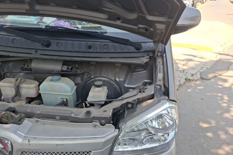 Used BAIC Weiwang 306 2013 1.2L Value Edition Basic 7-Seater A12 China IV Standard Engine Bay Left