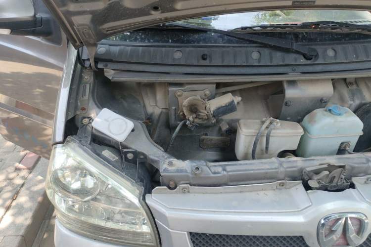Used BAIC Weiwang 306 2013 1.2L Value Edition Basic 7-Seater A12 China IV Standard Engine Bay Right