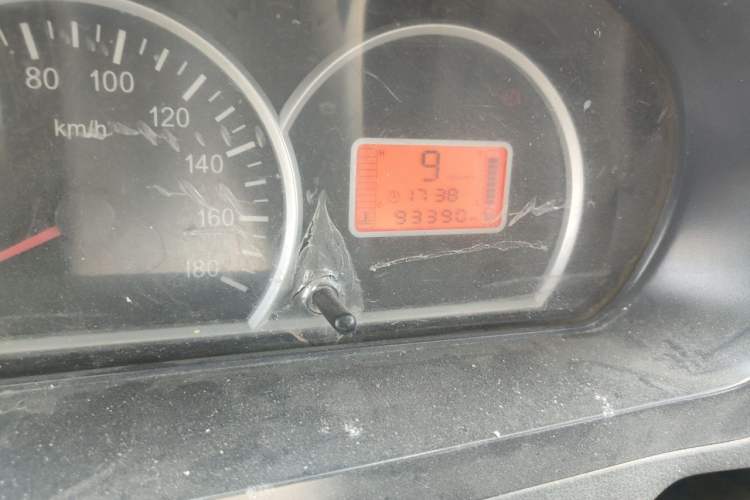 Used BAIC Weiwang 306 2013 1.2L Value Edition Basic 7-Seater A12 China IV Standard Odometer Close Up