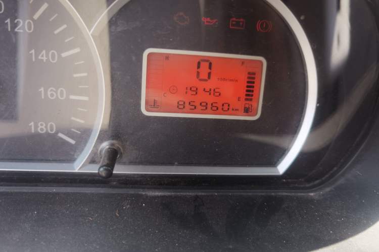 Used BAIC Weiwang 306 2013 1.2L Value Edition Basic 7-Seater A12 China IV Standard Odometer Close Up