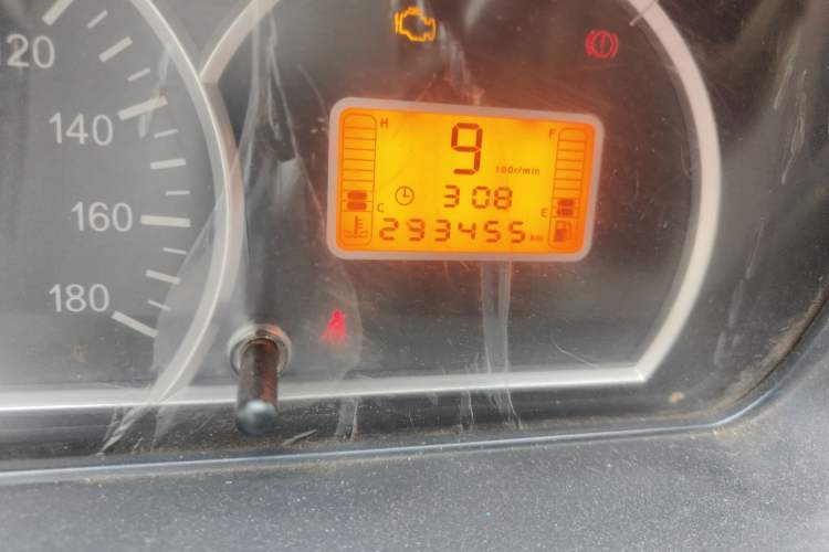 Used BAIC Weiwang 306 2013 1.2L Value Edition Basic 7-Seater A12 China IV Standard Odometer Close Up