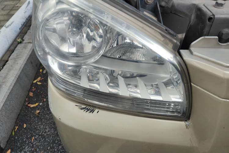 Used BAIC Weiwang 306 2013 1.2L Value Edition Basic 7-Seater A12 China IV Standard Right Front Headlight