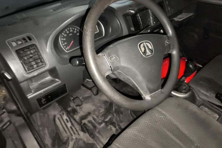 Used BAIC Weiwang 306 2013 1.2L Value Edition Basic 7-Seater A12 China IV Standard Steering Wheel