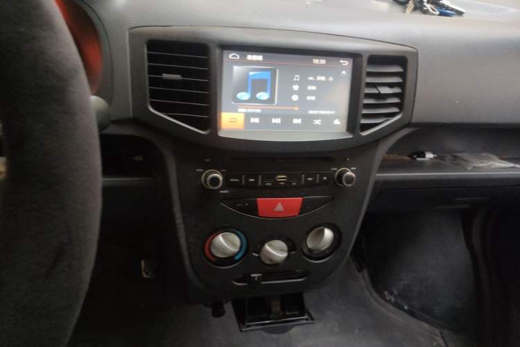 Used BAIC Weiwang 306 2013 1.2L Value Edition Comfort Type 7 Seats A12 China IV Emission Standard Audio And AC Panel