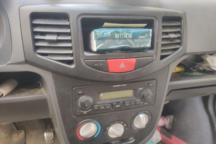 Used BAIC Weiwang 306 2013 1.2L Value Edition Basic 7-Seater A12 China IV Standard Audio And AC Panel
