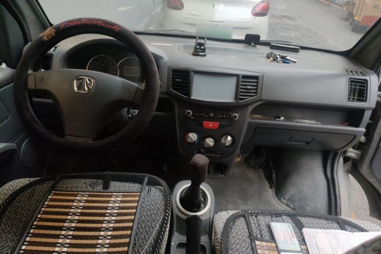Used BAIC Weiwang 306 2013 1.2L Value Edition Comfort Type 7 Seats A12 China IV Emission Standard Center Console