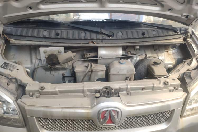 Used BAIC Weiwang 306 2013 1.2L Value Edition Basic 7-Seater A12 China IV Standard Engine Bay