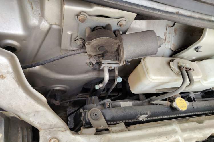 Used BAIC Weiwang 306 2013 1.2L Value Edition Basic 7-Seater A12 China IV Standard Engine Bay Right