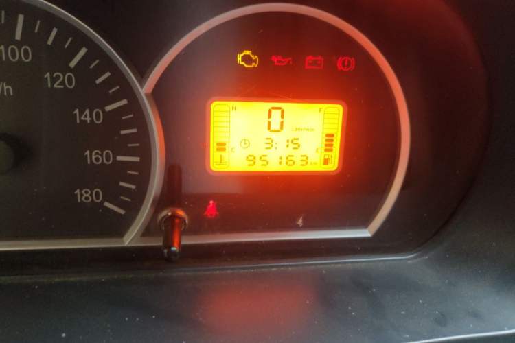 Used BAIC Weiwang 306 2013 1.2L Value Edition Comfort Type 7 Seats A12 China IV Emission Standard Odometer Close Up