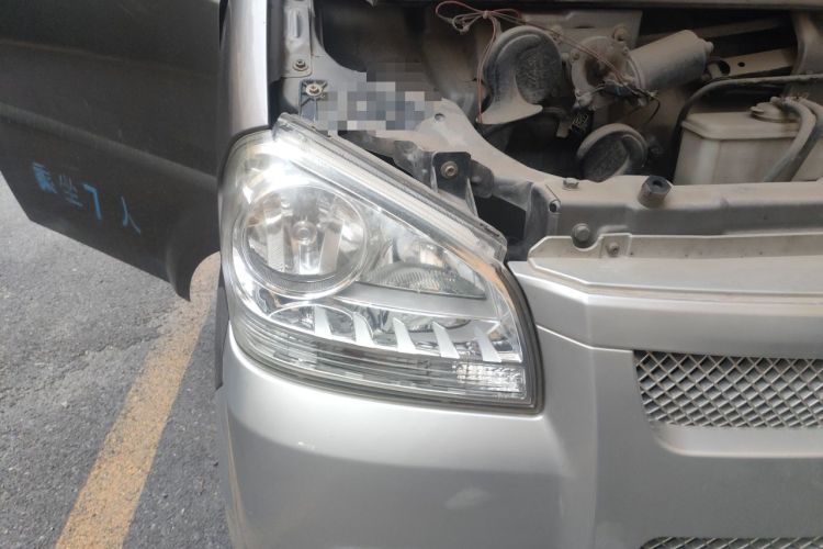 Used BAIC Weiwang 306 2013 1.2L Value Edition Comfort Type 7 Seats A12 China IV Emission Standard Right Front Headlight