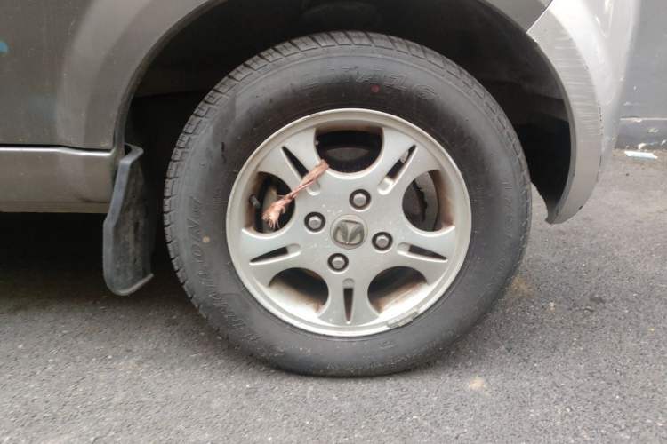 Used BAIC Weiwang 306 2013 1.2L Value Edition Comfort Type 7 Seats A12 China IV Emission Standard Right Front Wheel Hub