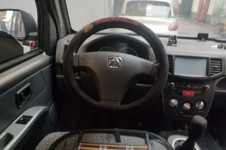 Used BAIC Weiwang 306 2013 1.2L Value Edition Comfort Type 7 Seats A12 China IV Emission Standard Steering Wheel