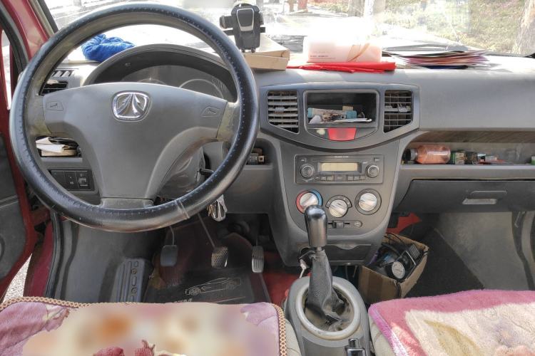 Used BAIC Weiwang 306 2013 1.2L Value Edition Luxury 8-Seater A12 China IV Emission Standard Center Console