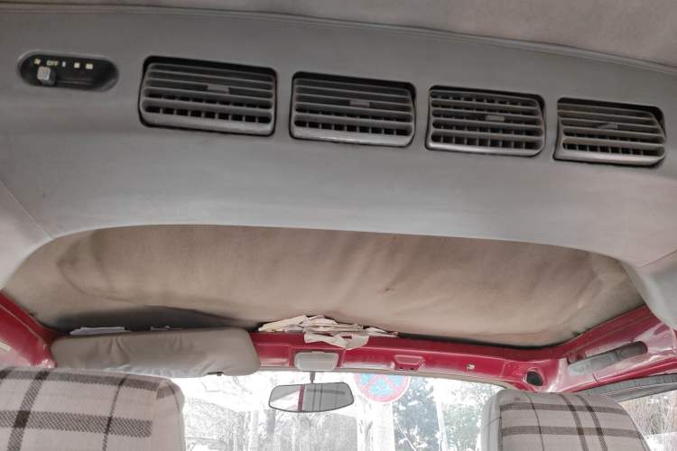 Used BAIC Weiwang 306 2013 1.2L Value Edition Luxury 8-Seater A12 China IV Emission Standard Headliner