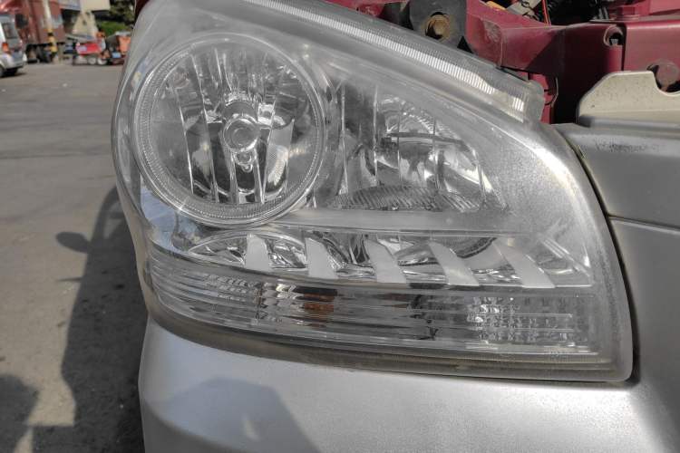 Used BAIC Weiwang 306 2013 1.2L Value Edition Luxury 8-Seater A12 China IV Emission Standard Right Front Headlight