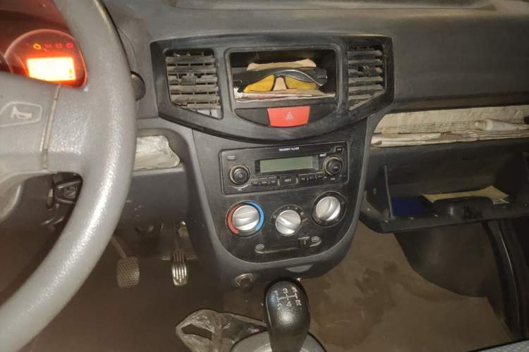 Used BAIC Weiwang 306 2013 1.2L Value Edition Basic 7-Seater A12 China IV Standard Audio And AC Panel