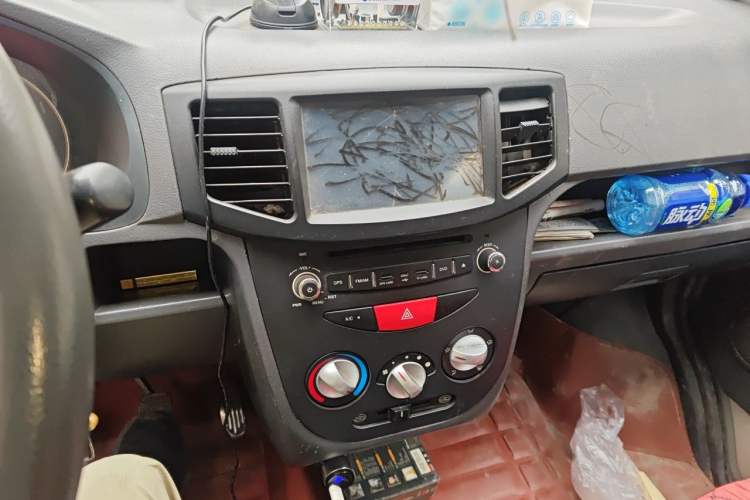 Used BAIC Weiwang 306 2013 1.2L Value Edition Basic 7-Seater A12 China IV Standard Audio And AC Panel