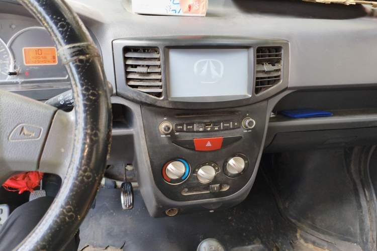 Used BAIC Weiwang 306 2013 1.2L Value Edition Basic 7-Seater A12 China IV Standard Audio And AC Panel