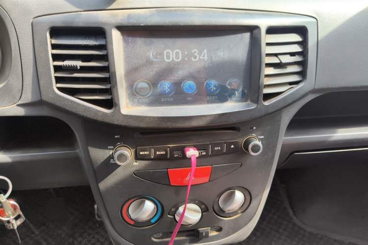 Used BAIC Weiwang 306 2013 1.2L Value Edition Basic CNG 7-seater A12 China IV Audio And AC Panel