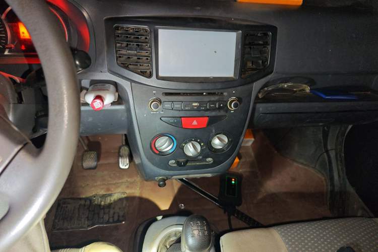 Used BAIC Weiwang 306 2013 1.2L Value Edition Basic 7-Seater A12 China IV Standard Audio And AC Panel