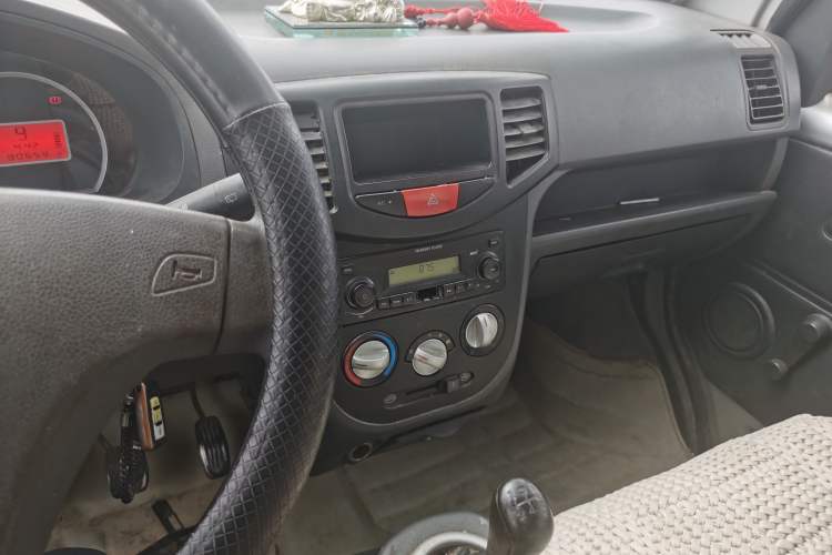 Used BAIC Weiwang 306 2013 1.2L Value Edition Basic 7-Seater A12 China IV Standard Audio And AC Panel