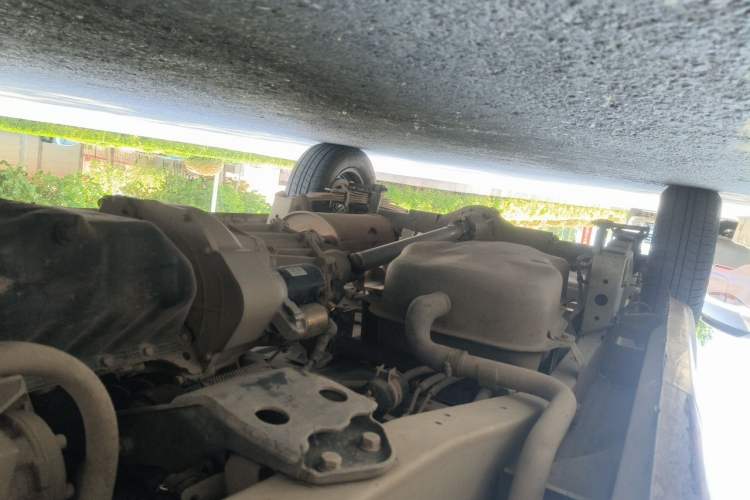 Used BAIC Weiwang 306 2013 1.2L Value Edition Basic CNG 7-seater A12 China IV Chassis Front Right