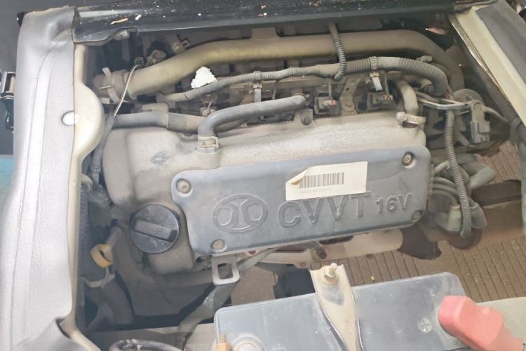 Used BAIC Weiwang 306 2013 1.2L Value Edition Basic CNG 7-seater A12 China IV Engine Bay