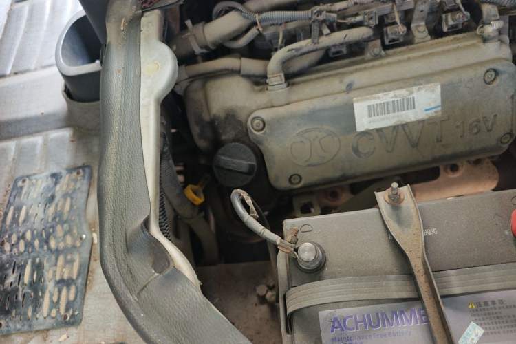 Used BAIC Weiwang 306 2013 1.2L Value Edition Basic 7-Seater A12 China IV Standard Engine Bay Right