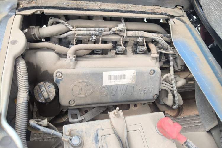 Used BAIC Weiwang 306 2013 1.2L Value Edition Basic CNG 7-seater A12 China IV Engine Bay Right