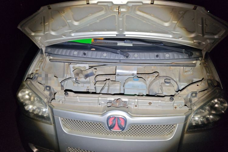 Used BAIC Weiwang 306 2013 1.2L Value Edition Basic 7-Seater A12 China IV Standard Engine Bay
