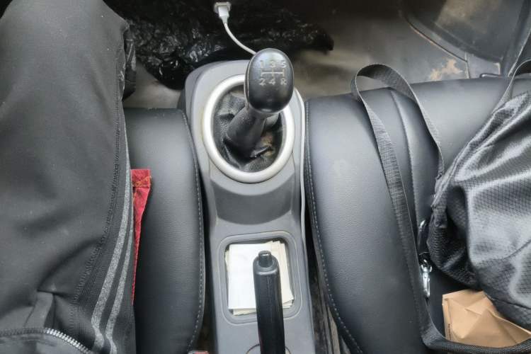 Used BAIC Weiwang 306 2013 1.2L Value Edition Basic CNG 7-seater A12 China IV Gear Lever