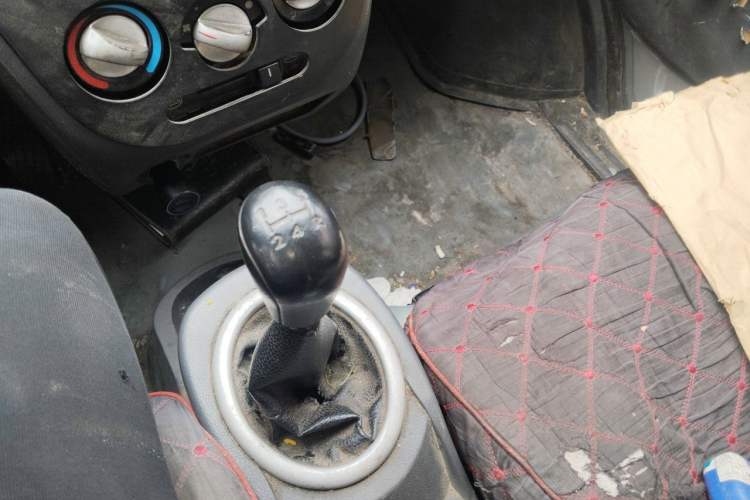 Used BAIC Weiwang 306 2013 1.2L Value Edition Basic 7-Seater A12 China IV Standard Gear Lever