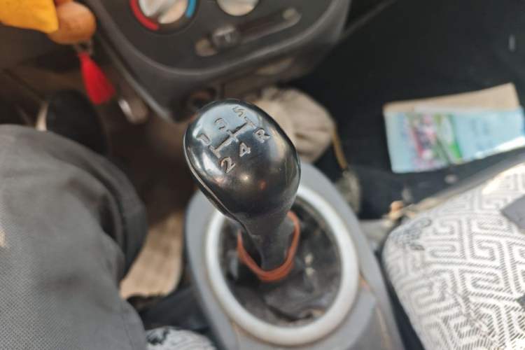 Used BAIC Weiwang 306 2013 1.2L Value Edition Basic 7-Seater A12 China IV Standard Gear Lever