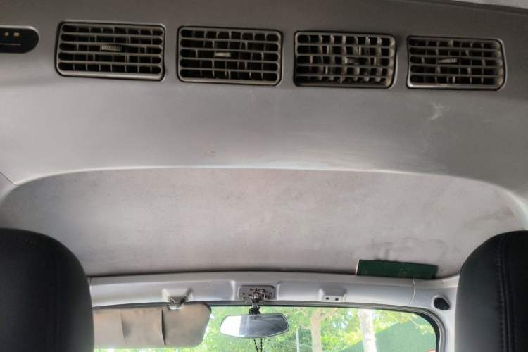Used BAIC Weiwang 306 2013 1.2L Value Edition Basic CNG 7-seater A12 China IV Headliner