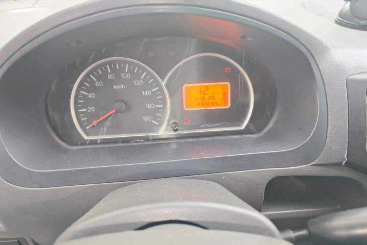 Used BAIC Weiwang 306 2013 1.2L Value Edition Basic CNG 7-seater A12 China IV Odometer Close Up