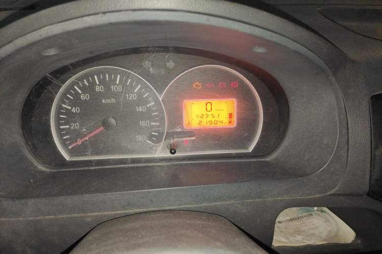 Used BAIC Weiwang 306 2013 1.2L Value Edition Basic 7-Seater A12 China IV Standard Odometer Close Up
